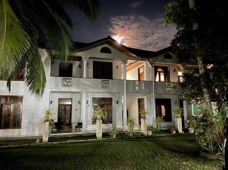 Vijai Resort Negombo Dış mekan fotoğraf